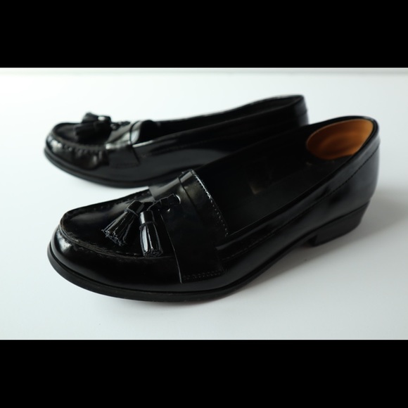 Women’s Clarks Loafer with tassel - Picture 3 of 4